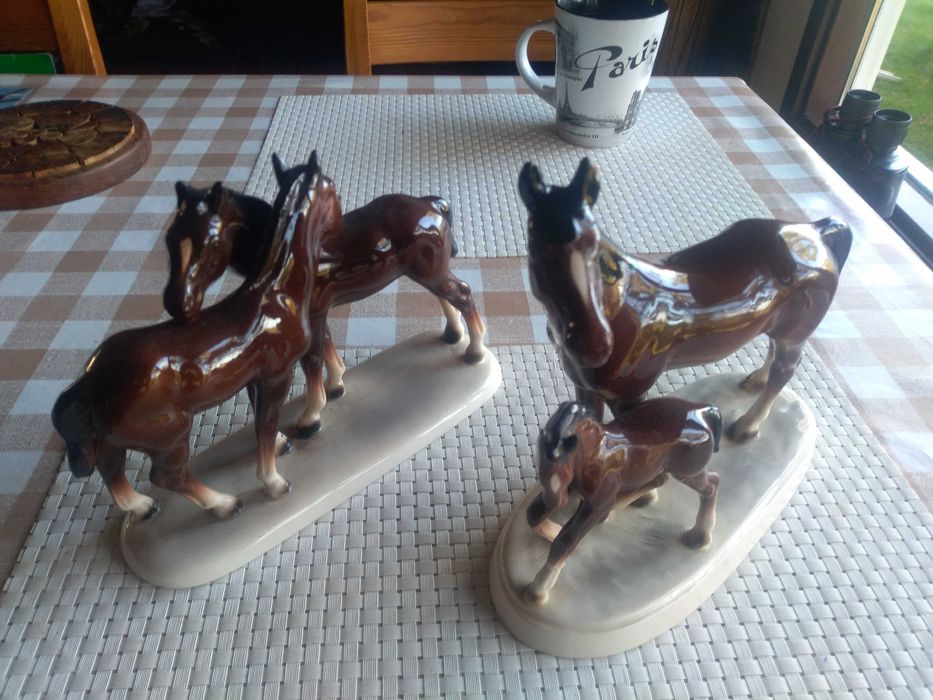 figurki koni z porcelany