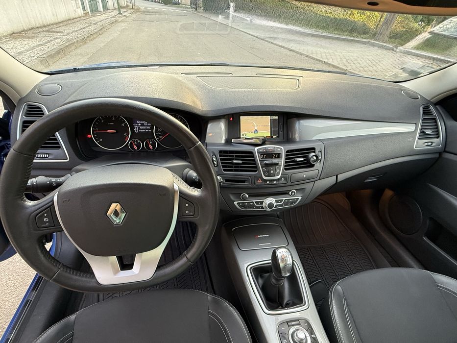Renault Laguna III Break 2.0 dCi 150 cv 4Control — 2011