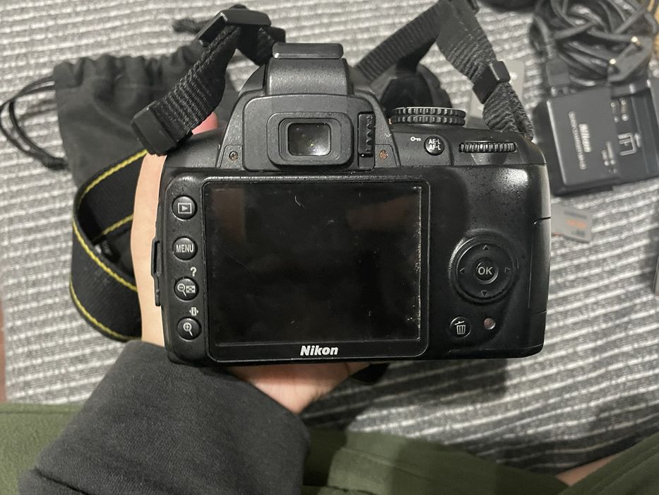 Nikon D3000 DSLR