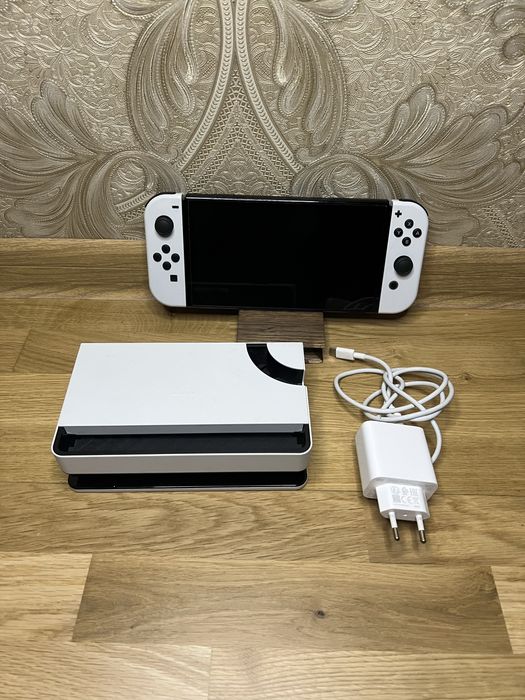 Ігрова приставка Nintendo Switch OLED (HEG-001) 64GB