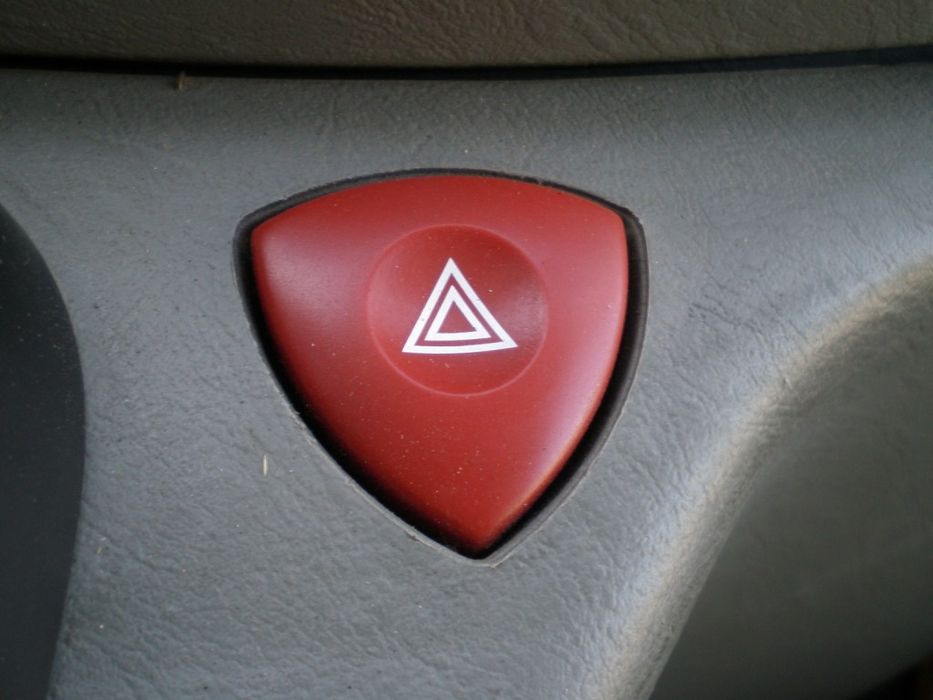 Кнопка аварійки VTP Vivaro, Trafic, Primastar