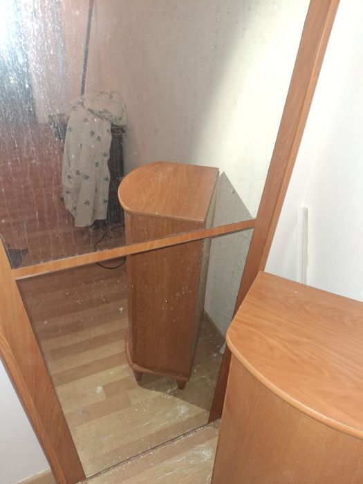 Aparador de entrada usado