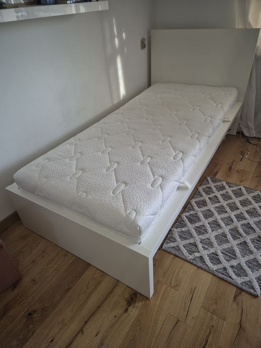 Łóżko IKEA Malm 90x200 + Materac kieszeniowy Sembella + Stelaż. Stan Idealny!