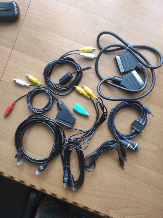 Відео, аудіо кабелі.