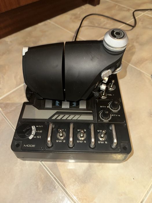 Vendo Joystick Saitek X56 Pro