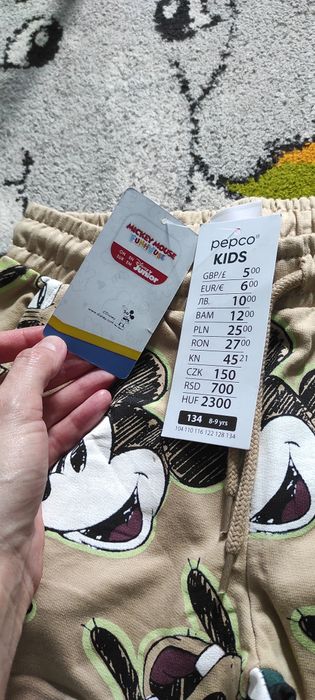 Нові спортивні штани