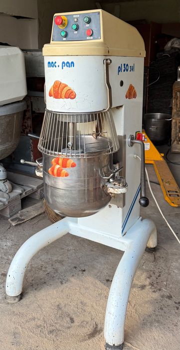 Міксер  планетарний Італія кремовзбивалка  30л Тістоміс