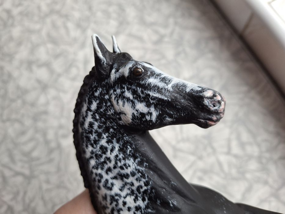 Фигурка лошади Breyer