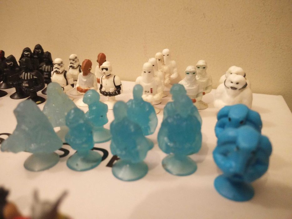 60 Bonecos da Star Wars e da Marvel