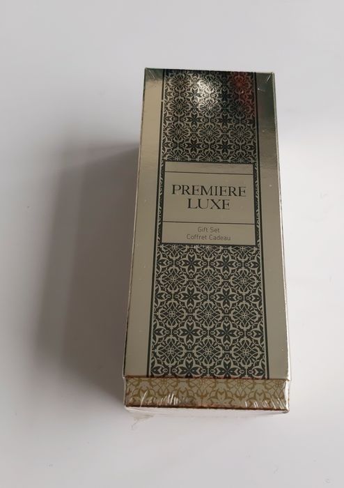 Zestaw Avon Perfumy 100 ml perfumetka tusz do rzęs Premiere Luxe Nowy
