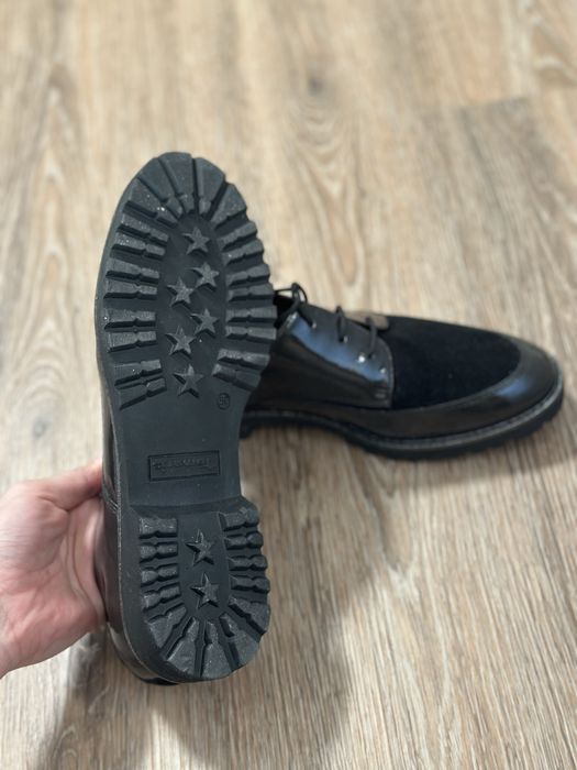 Нові туфлі Tamaris модель дербі