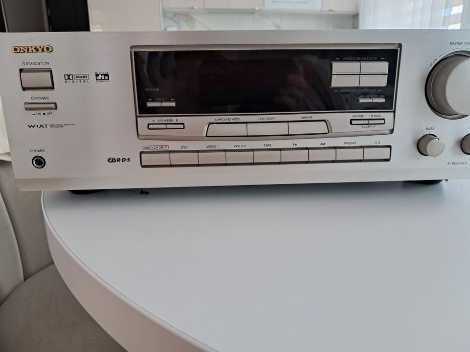 Amplituner ONKYO