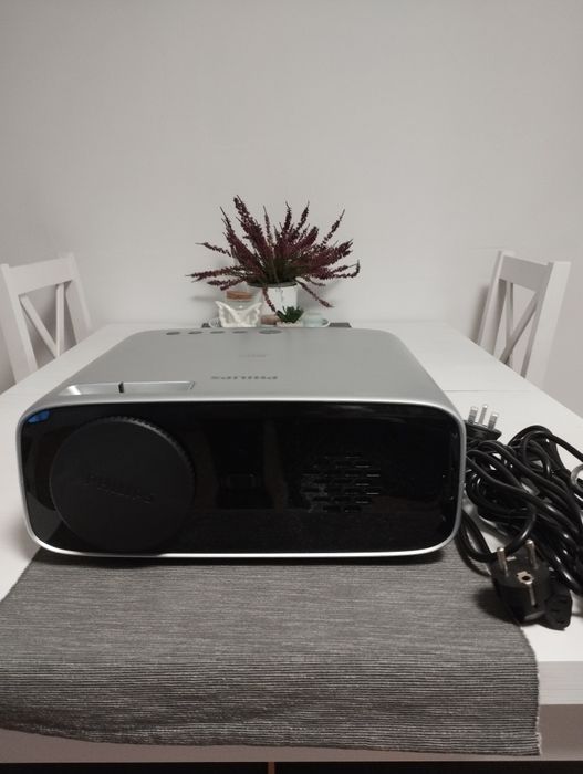 Projektor LCD Philips neopix ultra 2 + gratis stojak