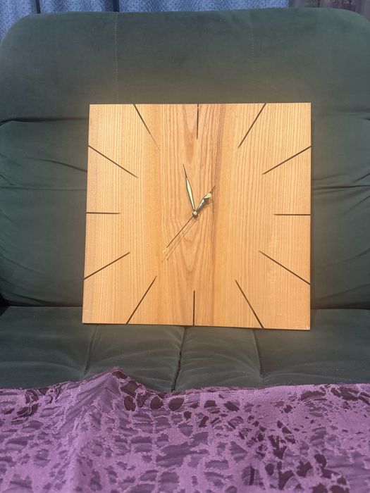 Продам настіний годиник