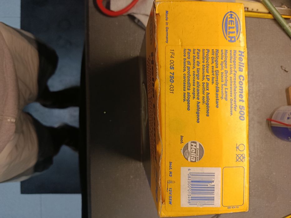 Faróis longo alcance novos na caixa