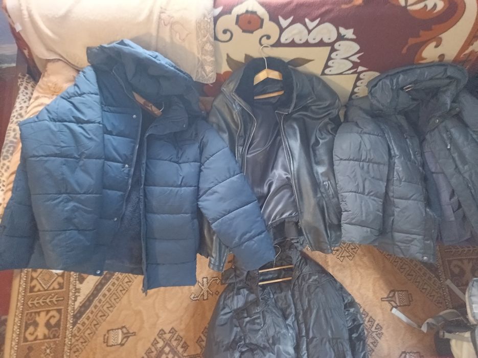 Продам зимові куртки