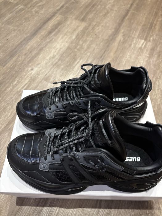 Чоловічі кросівки GUESS