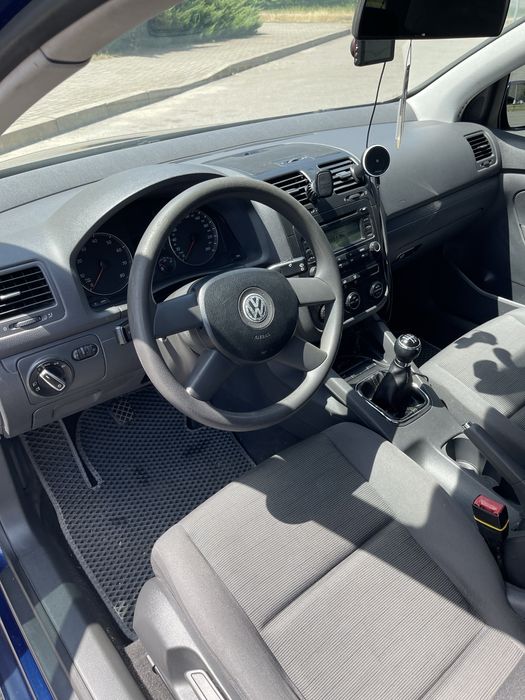 Volkswagen Golf V 1.6 mpi