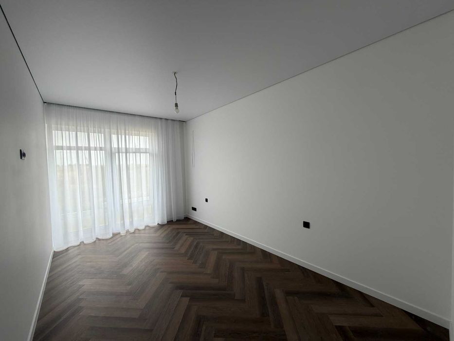 Продаж сучасного таунхауса "Aura Park"