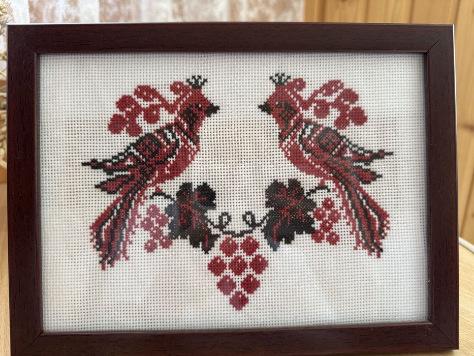 Вишивка хрестиком ручної роботи