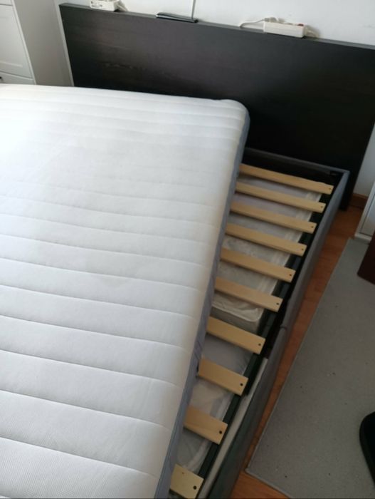 Cama sommier com colchão incluído