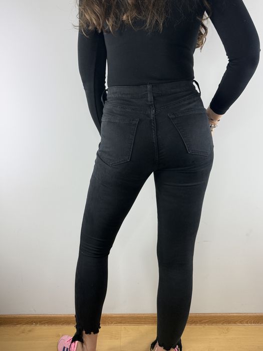 Czarne klasyczne spodnie jeansowe dżinsy Topshop 26/28