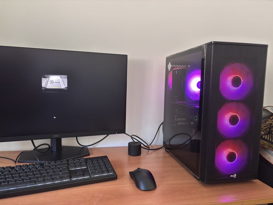 Vendo computador novo(ofereço cadeira)