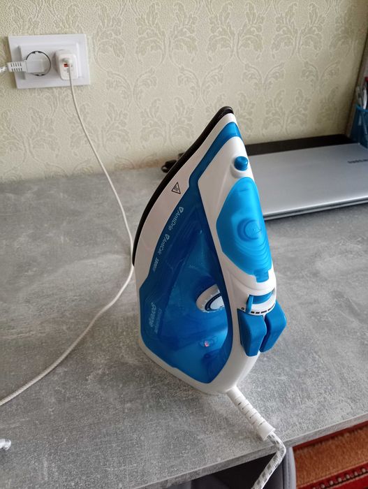 Праска Gorenje 1800w