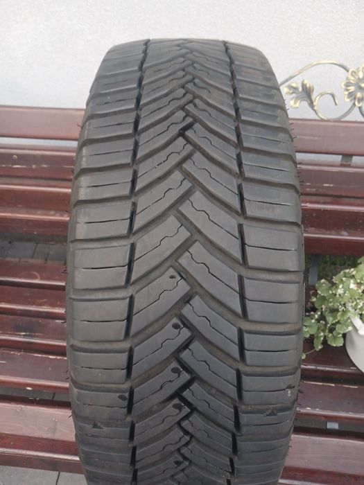 Продам  шини 225/65 R16 C