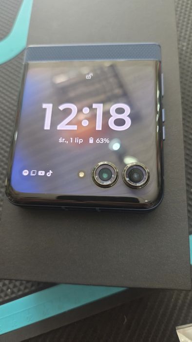 Motorola Razr 60 jak nowy