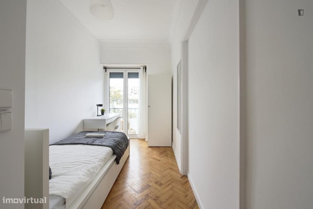 Quarto - localizado em Entrecampos Lisbon