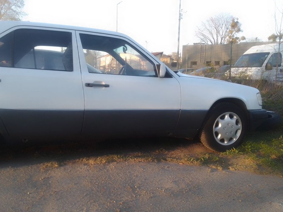 Продам мерседес 124