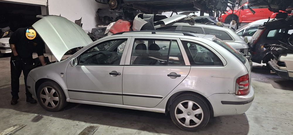 Skoda fabia 2002 carrinha 1.4 16v para pecas
Ref:AUB