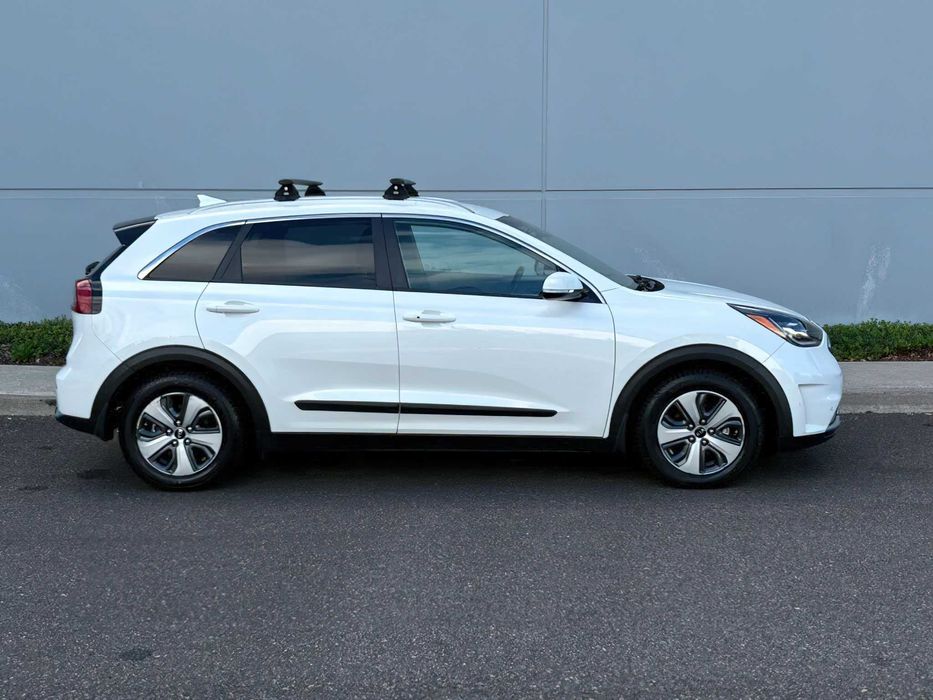 Kia Niro Hybrid      2018