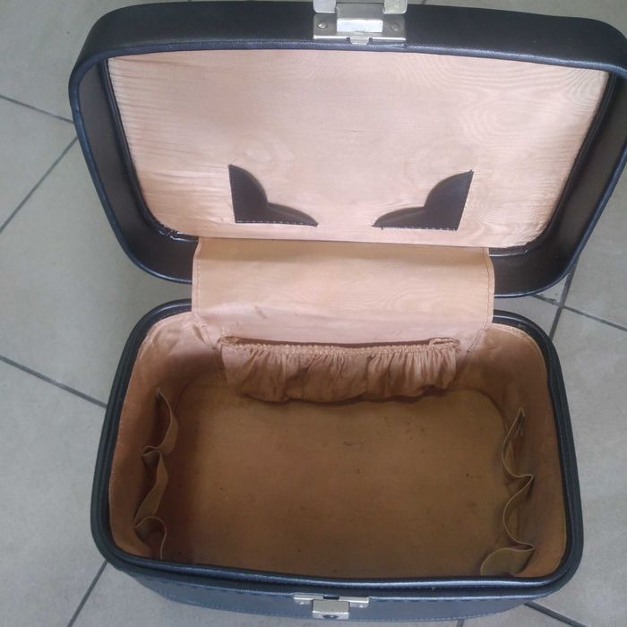 KUFEREK - Domowy na co komu pasuje /
Zachęcam do zakupu