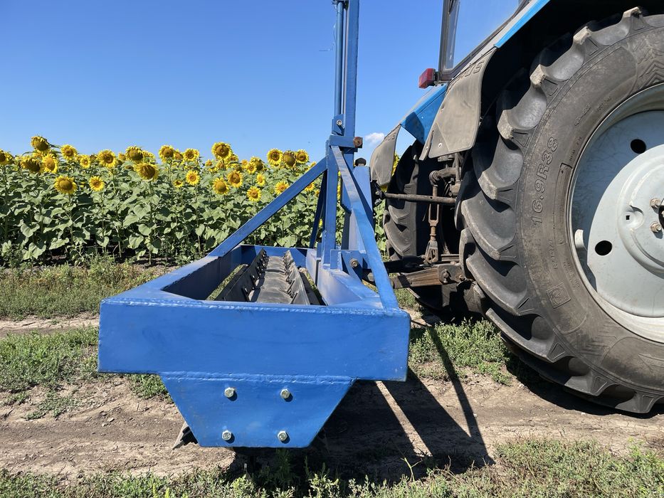 Измельчитель , подрібнювач , каток