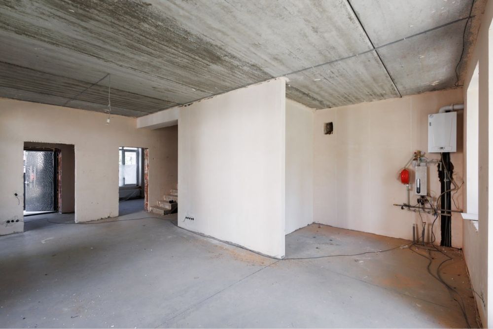 Продаж дуплекс 180м2. Початковий ремонт. КМ.ЦЕНТРАЛЬНІ комунікаціі.