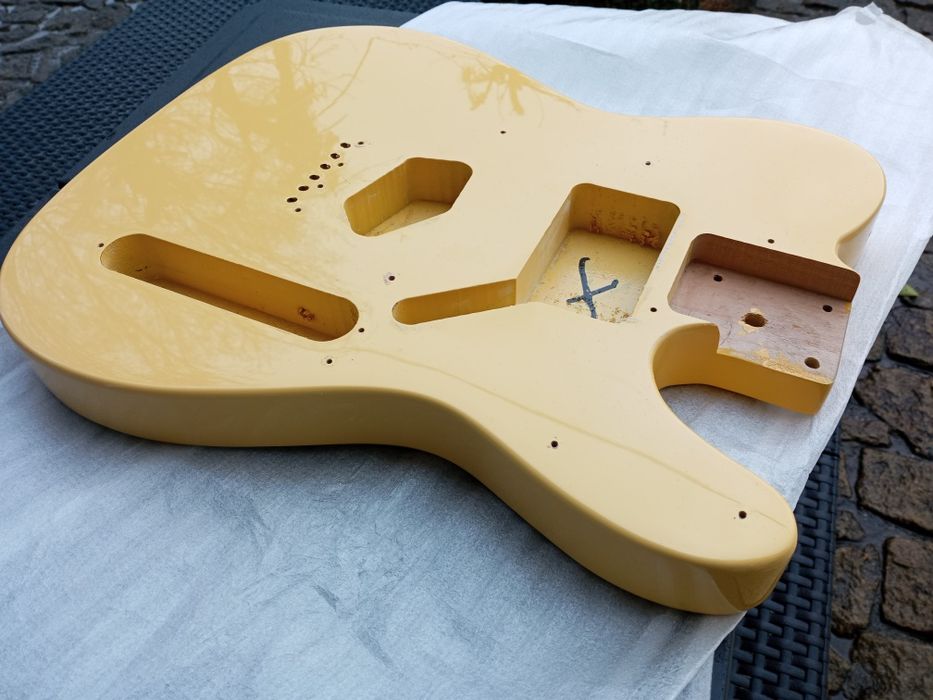Corpo de guitarra elétrica Telecaster creme