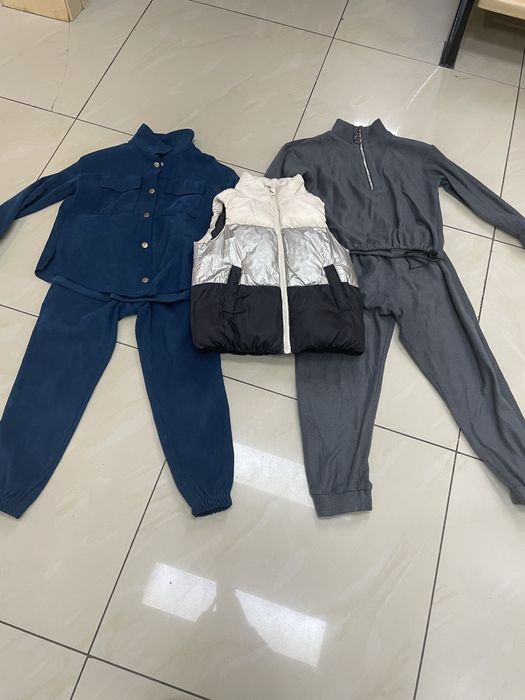 Флисовий костюм, вельветовий костюм і желетка на зріст 122-128