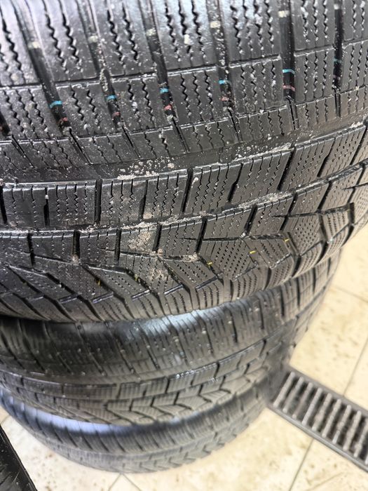 Зимова гума Hankook Winter icept EVO2 SUV r21