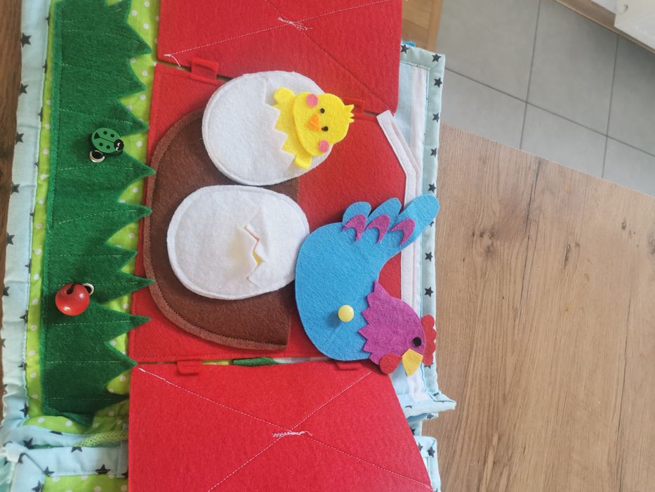 Książka sensoryczna materiałowa dla malucha HandMade 8 stron
