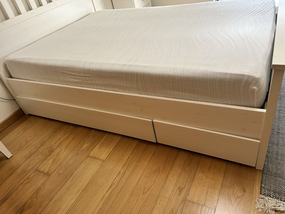 Cama casal (IKEA HEMNES - 140x200 )