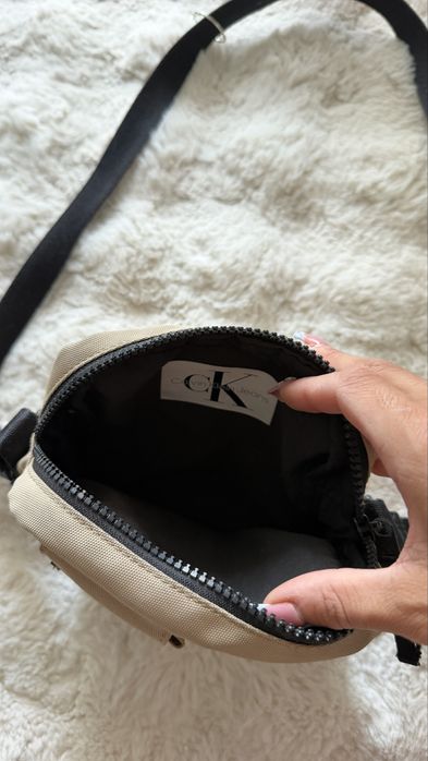 сумка через плече calvin klein