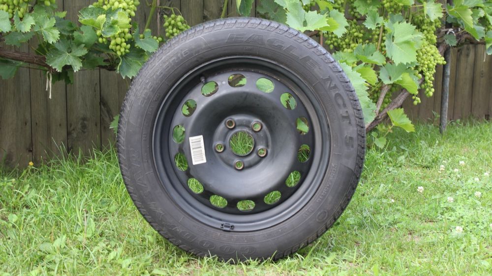 Шина з диском 205/55 r16 eagle NCT5 goodyear
