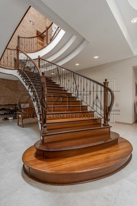 Продажа дома с ремонтом 1200м2 Софиевская Борщаговка Вишневое Крюковщи