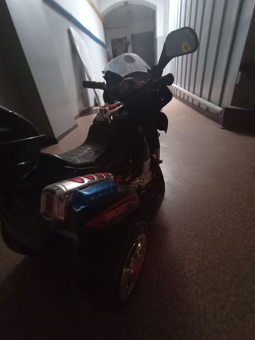 Dziecięy motor na akumulator