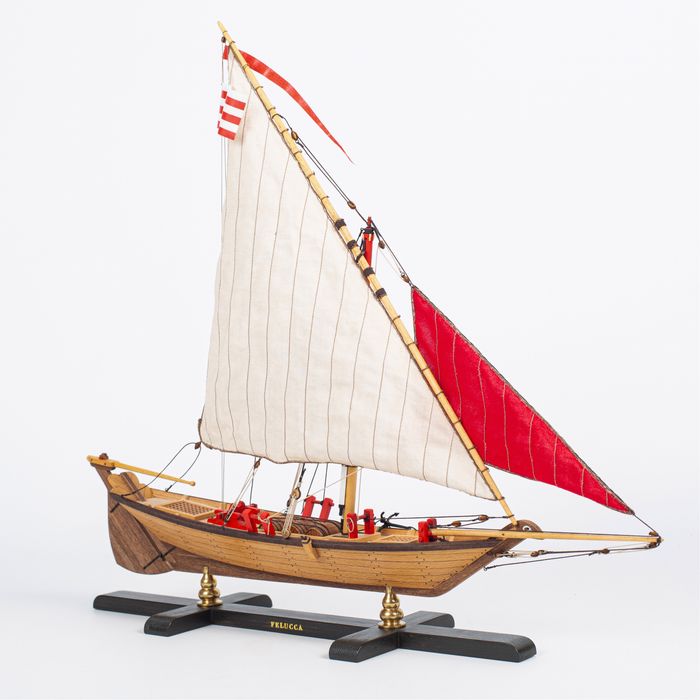 Ексклюзивна модель човна «Felucca» кінця XVIII століття