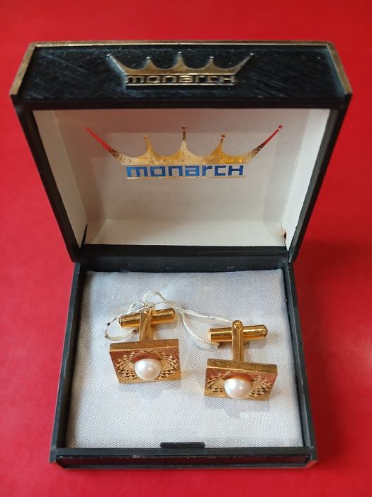 Вінтажні запонки Monarch.