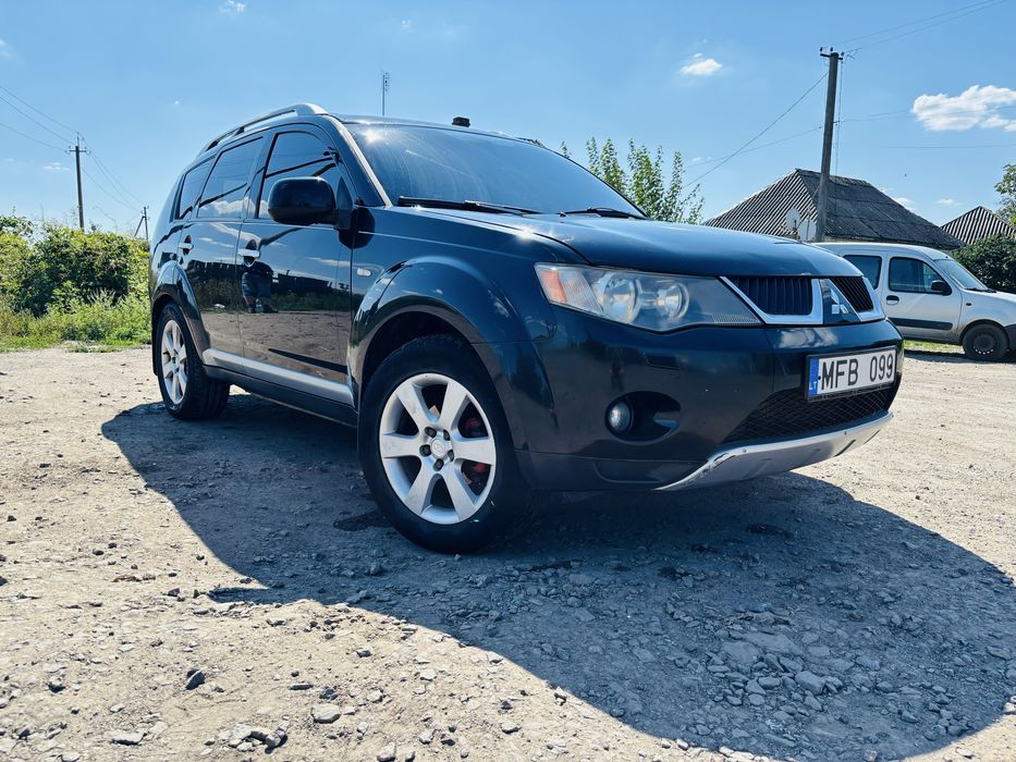 Mitsubishi Outlander XL