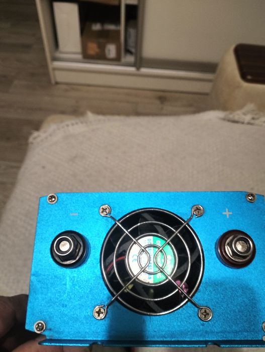 Інвертор LVYAN F-1500P 24v-220v